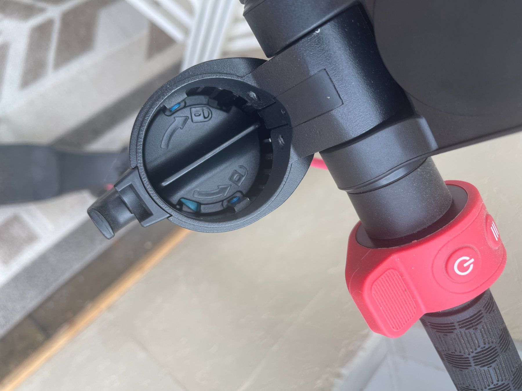 VMAX Kickboard: E-Scooter V-Max r93 Carvee Bee defekt – Difettoso da Neuhausen venduto da Singen12 2