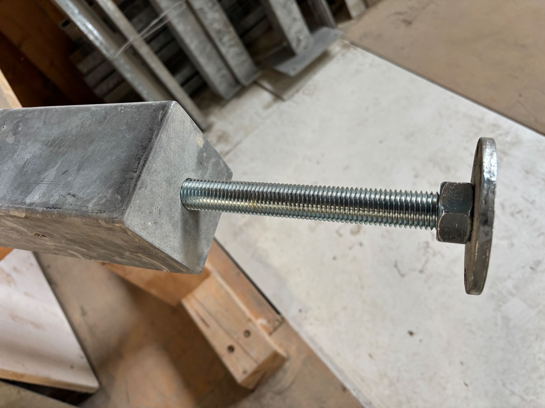 Clôtures: Metalpfosten – D'occasion à Attiswil par inf_zg89 2