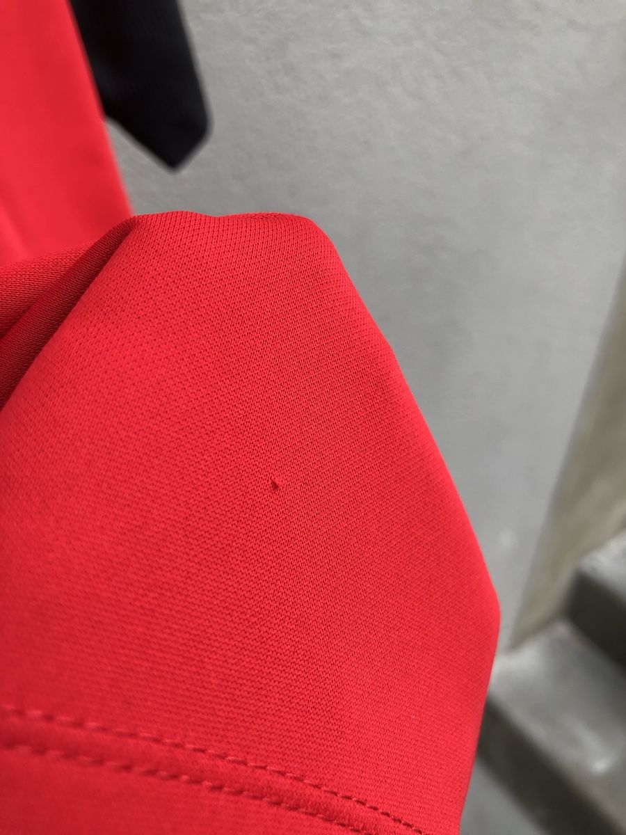 Pearl Izumi Canottiere & Pantaloni: Pearl Izumi Cycling Jersey – Usato da Fribourg venduto da ann_l9b7 9