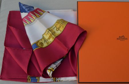 Hermès Frontaux et Cocardes Seidenschal  / foulard en soie