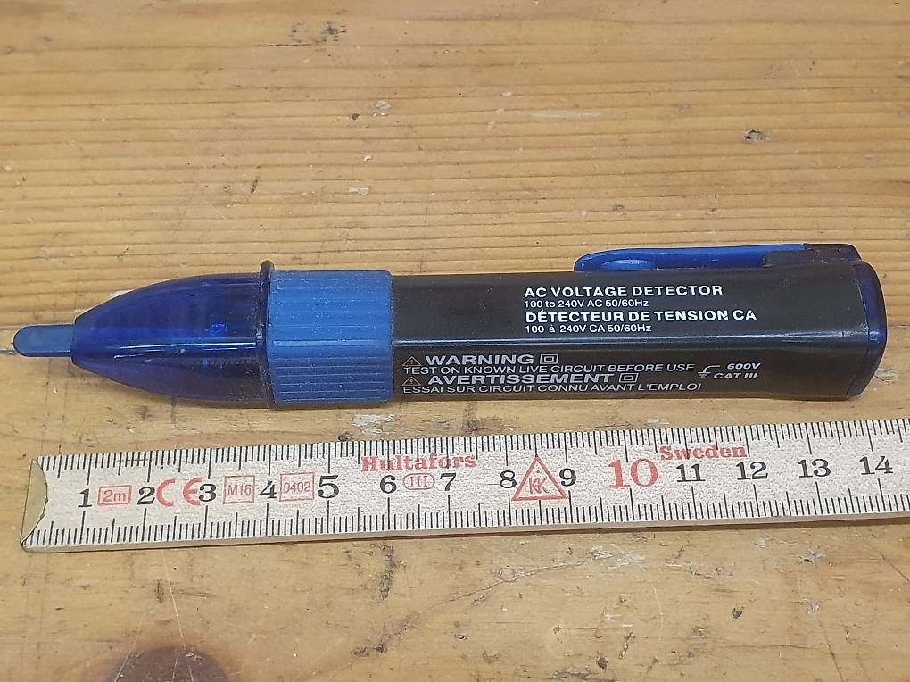 Tutti gli attrezzi: Ac Voltage Dedektor – Usato da Schwyz venduto da Marhin