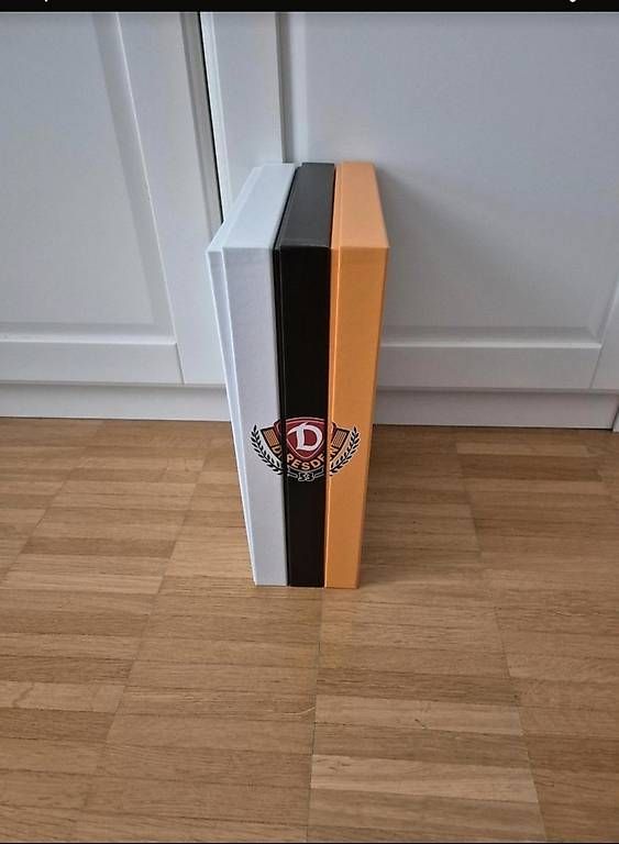Canottiere & Pantaloni: Dynamo Dresden Retro Trikotboxen 2024 – Usato da Steffisburg venduto da leizte74 3