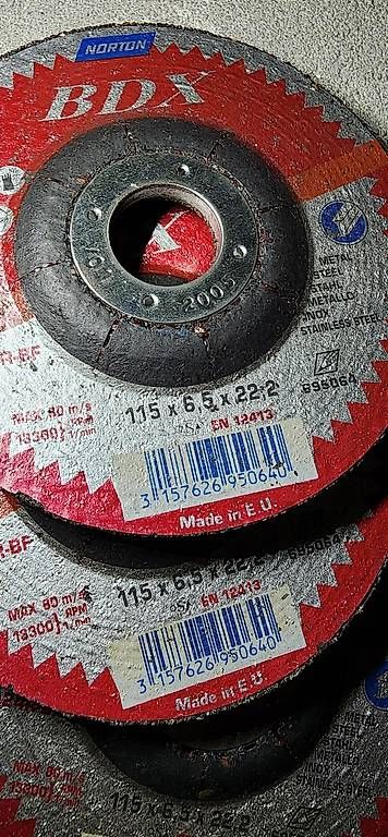 Alle Werkzeuge: Trennscheiben 2.5mm und 6.5mm – Gebraucht aus Fehraltorf von Werkstatt85 1