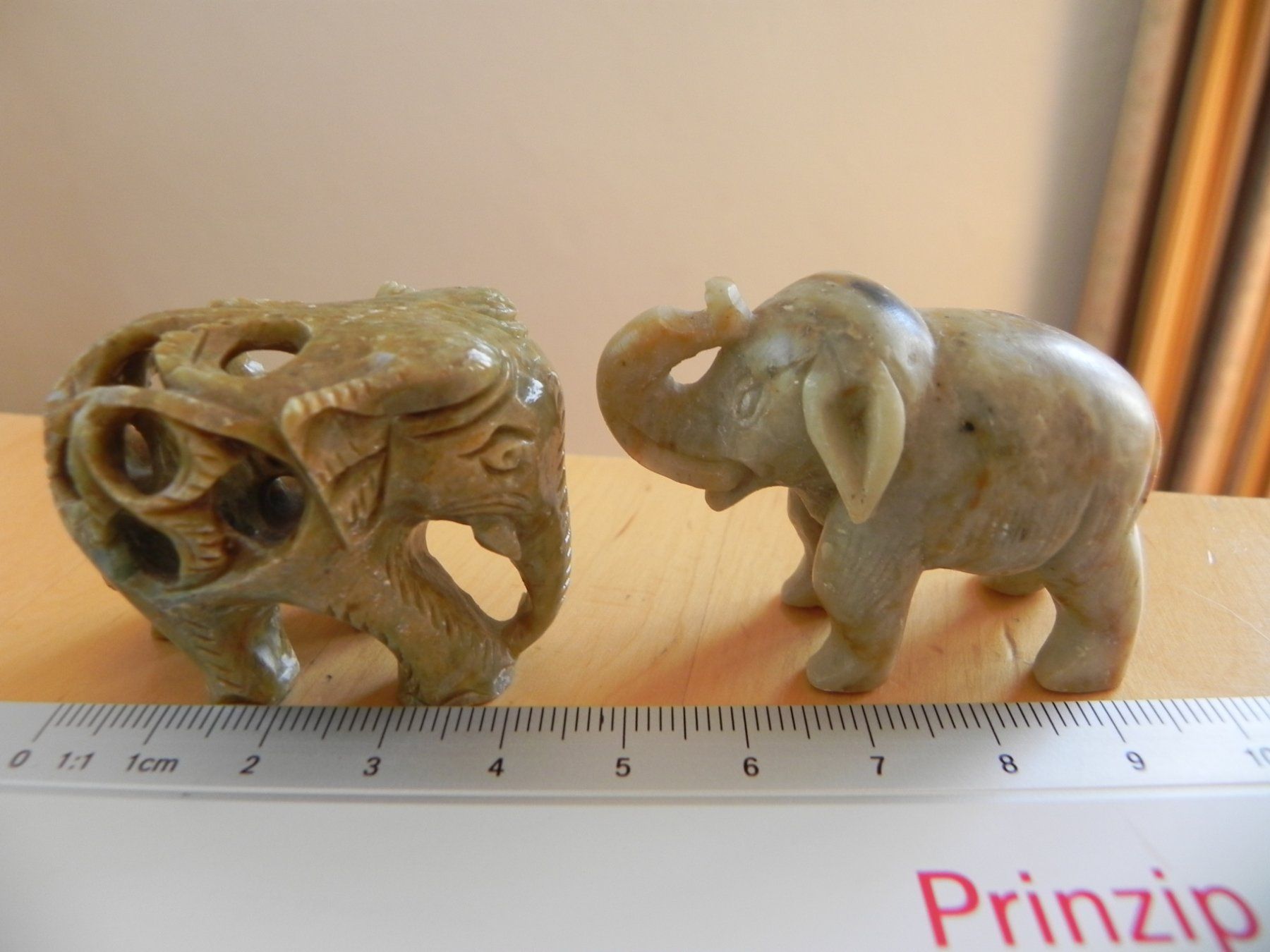 Statuette: Elefantenfigur aus Stein Set 2 Stk Elefant – Usato da Stallikon venduto da pcerny16