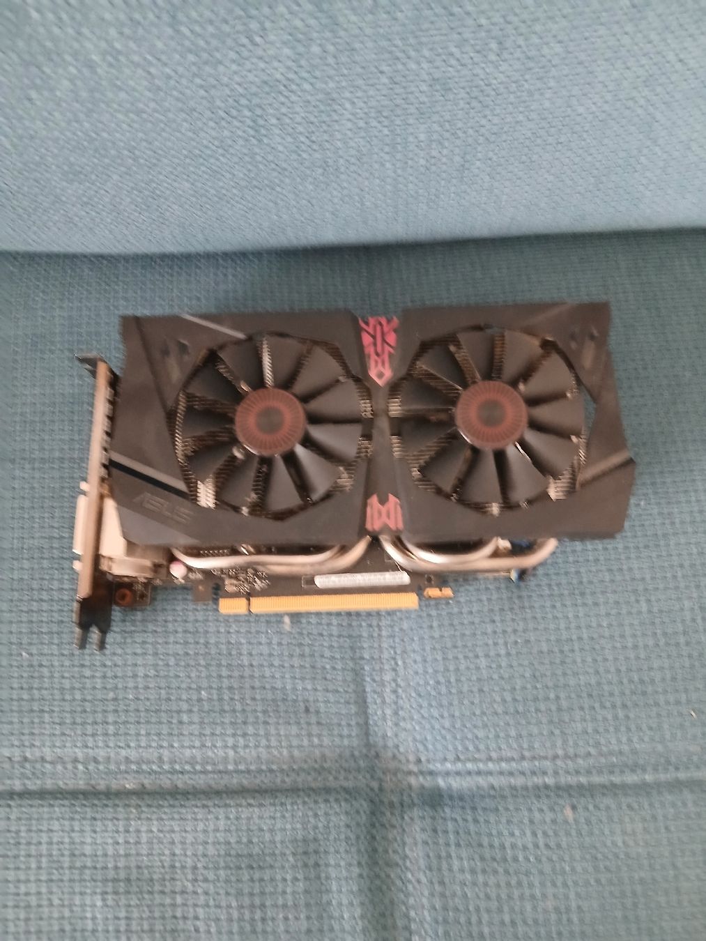 Asus Grafikkarten: ASUS GTX 960 Grafikkarte – Gebraucht aus Balsthal von Marica75