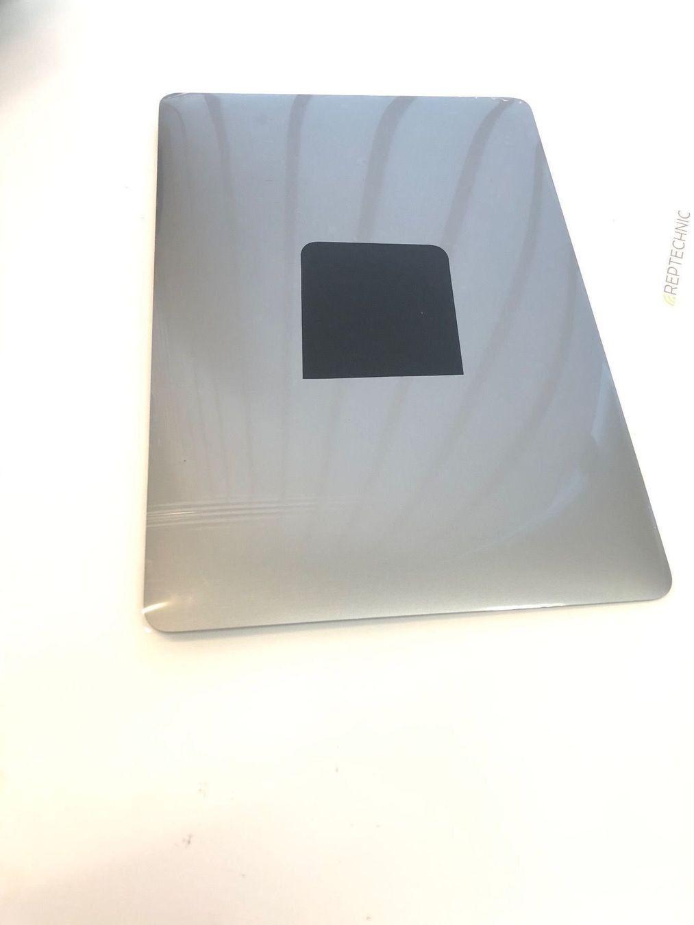 Apple Notebooks: MacBook Pro Display mit Rahmen grau – Neu und originalverpackt aus bern von reptechnic 1