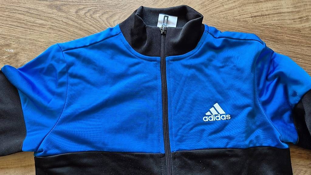Adidas Giacche & Cappotti: Adidas Trainerjacke 140 – Usato da Adelboden venduto da afkcamper 2