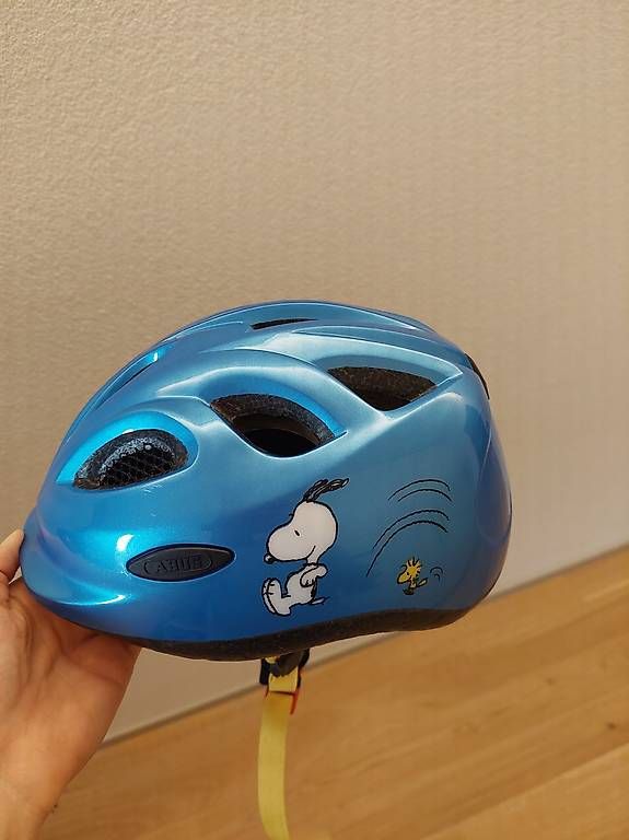 Abus Caschi: Velohelm Snoopy - casque vélo – Usato da Kleingurmels venduto da mimiflower
