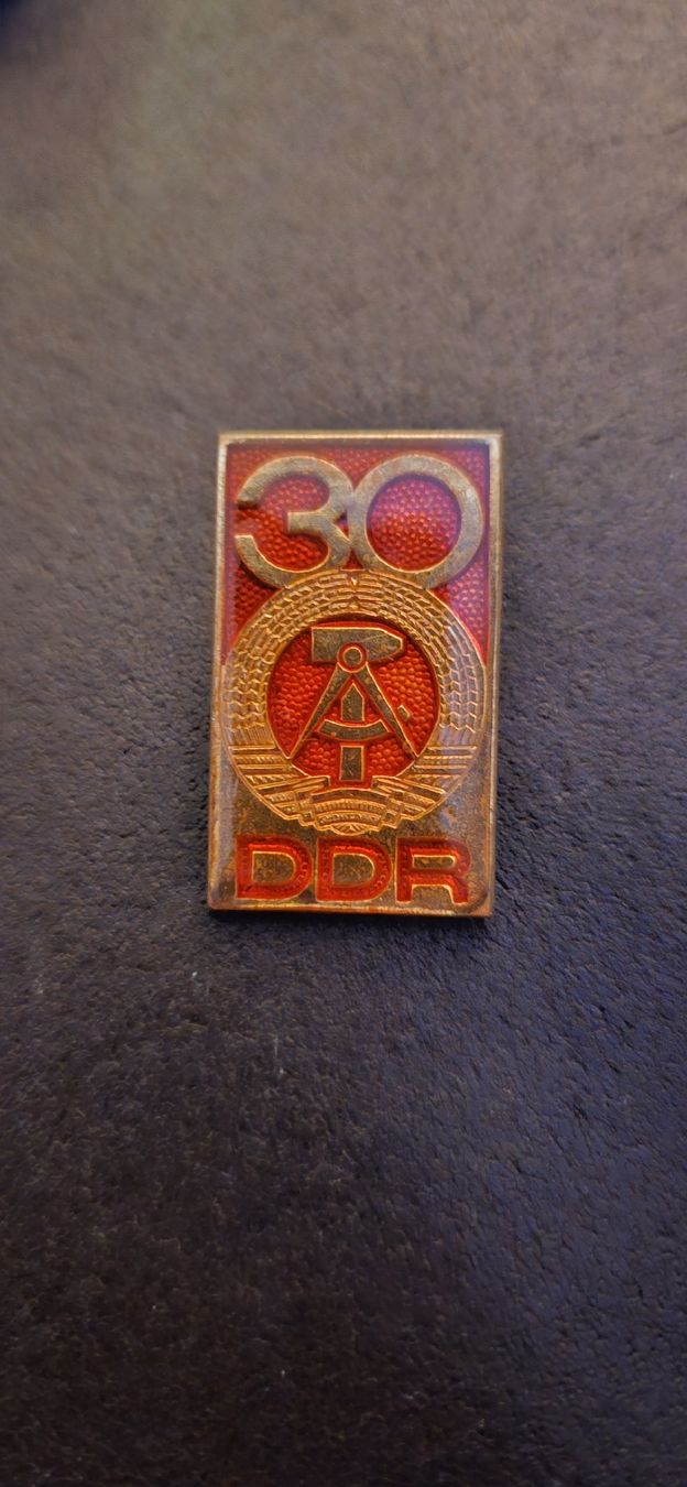 Medaglie: DDR Abzeichen Sammlung – Usato da Hägendorf venduto da Poisonapple 1