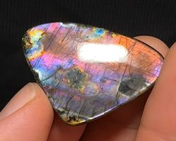Wunderschönes Labradorit Cabochon von höchster Qualität!