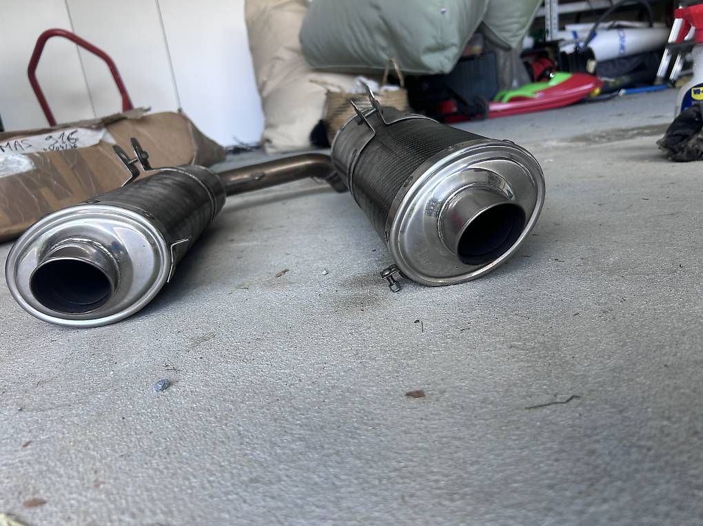 Sistemi di scarico: Silencieux pour Ducati 748/916 – Usato da Versoix venduto da Morganbzh 1