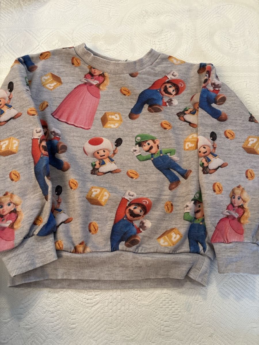 H&M Pullover & Sweatshirts: Pullover mit Super Mario Odyssee – Gebraucht aus Spreitenbach von bea_wrh6