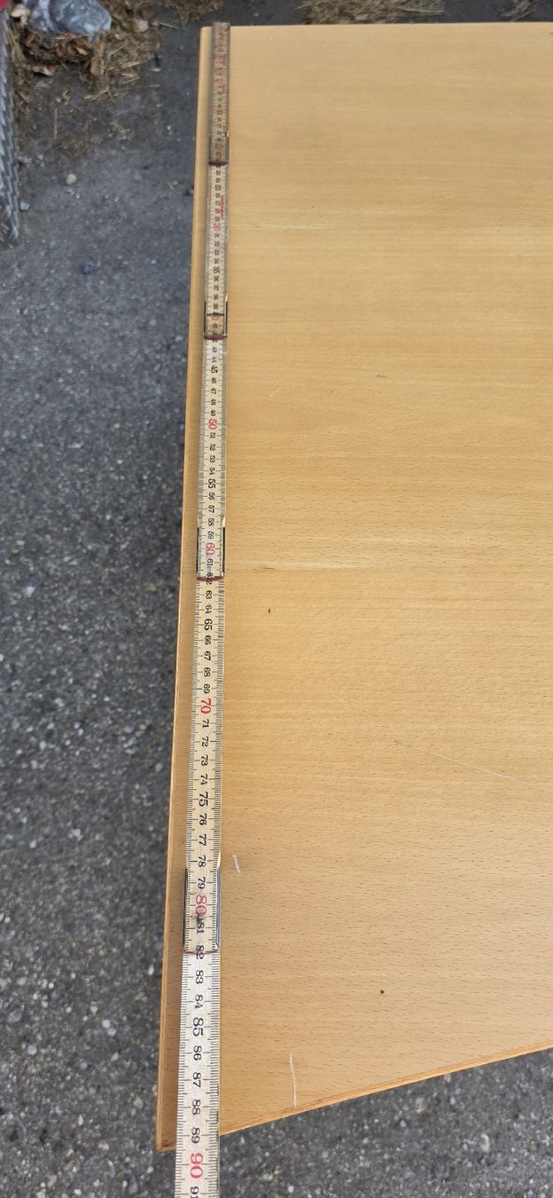 Scrivanie: Bürotisch buchefarben mit Gebrauchsspuren – Usato da Bäretswil venduto da mar_py98 1