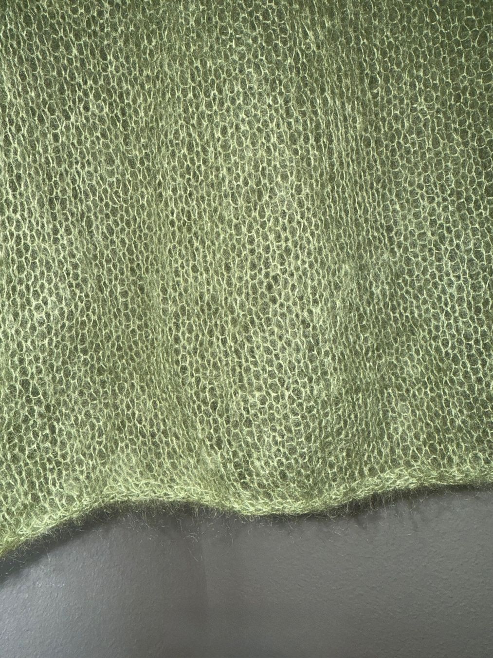 Maglioni & Felpe: Leichter Pullover aus Kid-Mohair Handgestrickt . Neu. – Nuovo e nell'imballaggio originale da Buchrain venduto da nat_pl5p 4