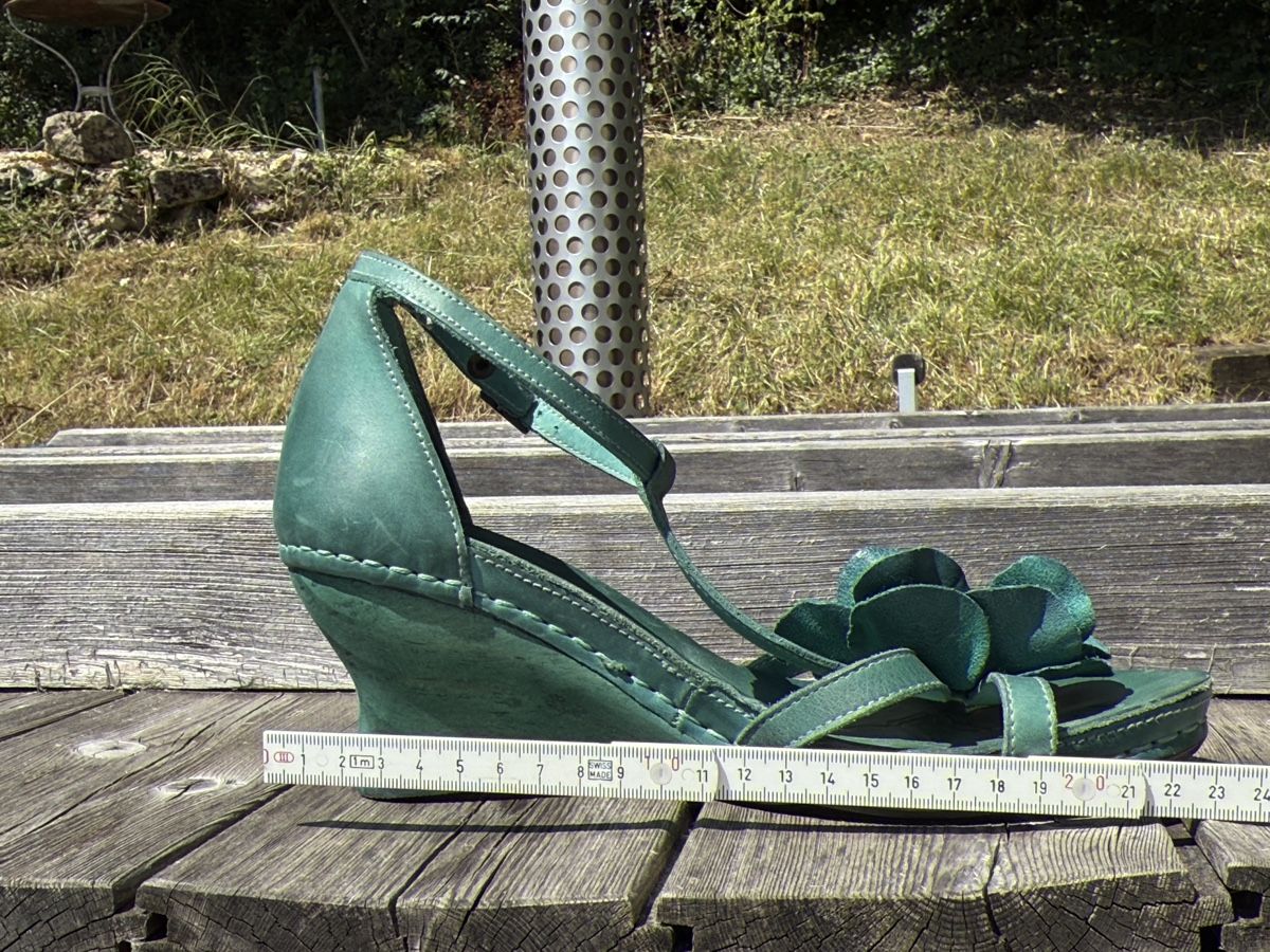 Scarpe da donna: Sommerschuhe mit Keilabsatz Gr. 40 – Usato da Lostorf venduto da Ka_schmi 5