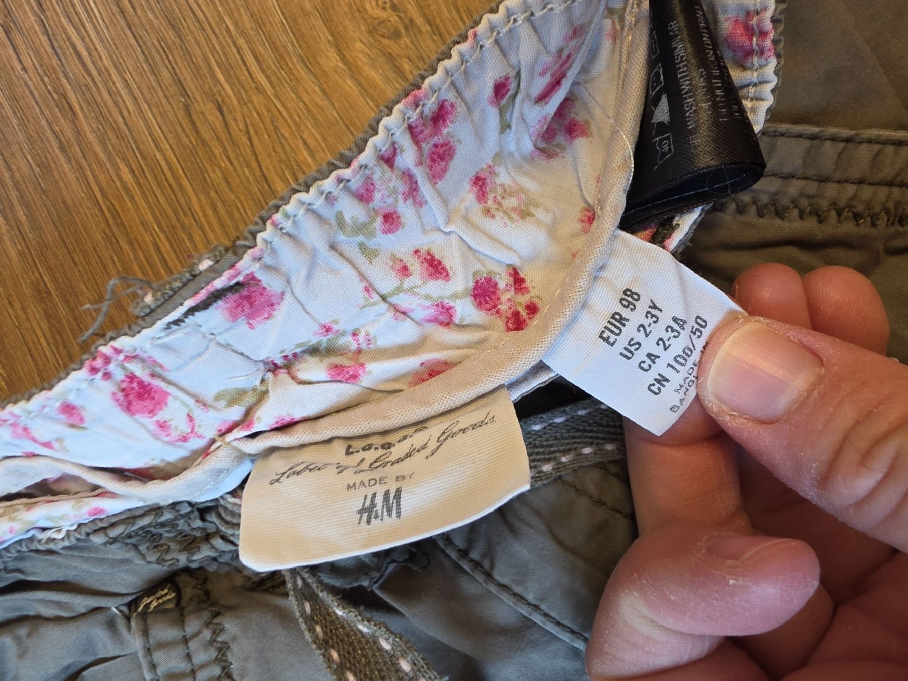 Pantaloni: Hose olivgrün Gr. 98 – Usato da Nebikon venduto da Japostyle 2