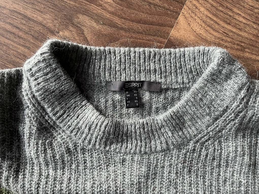 Esprit Pullover & Sweatshirts: Wollpullover Esprit – Gebraucht aus Rotkreuz von Vauban 1