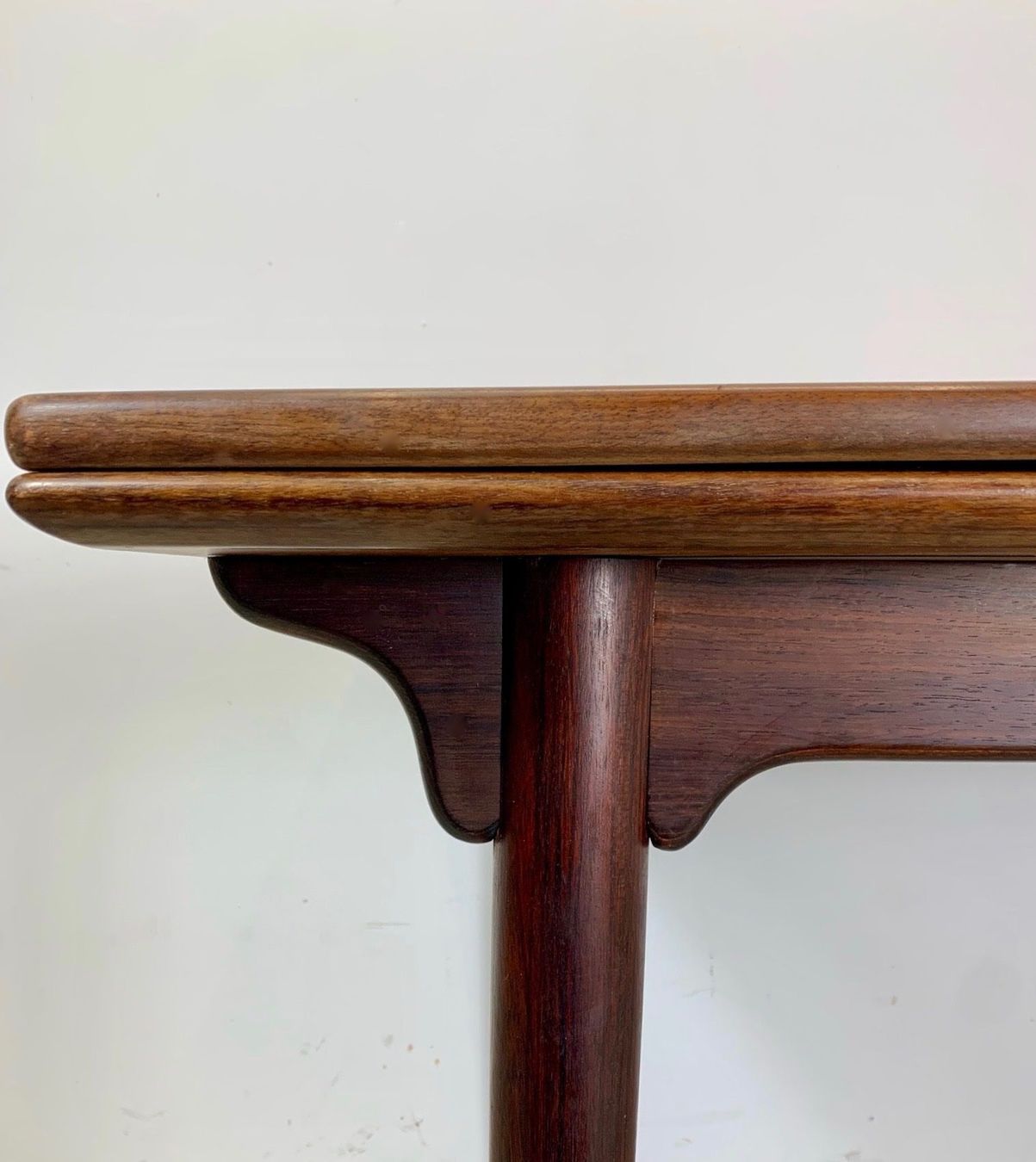 Tische: Gunni Omann Palisander Esstisch Model 54 – Gebraucht aus Basel von MidMod20C 5