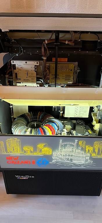 Jukebox: Jukebox Wurlitzer CD 50-100 – Usato da bad ragaz venduto da anikima 1