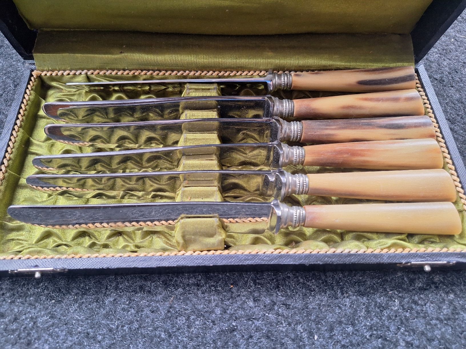 Set di posate: MESSER SET HORNGRIFF ANTIK – Usato da Niederwangen BE venduto da pfiff02 1