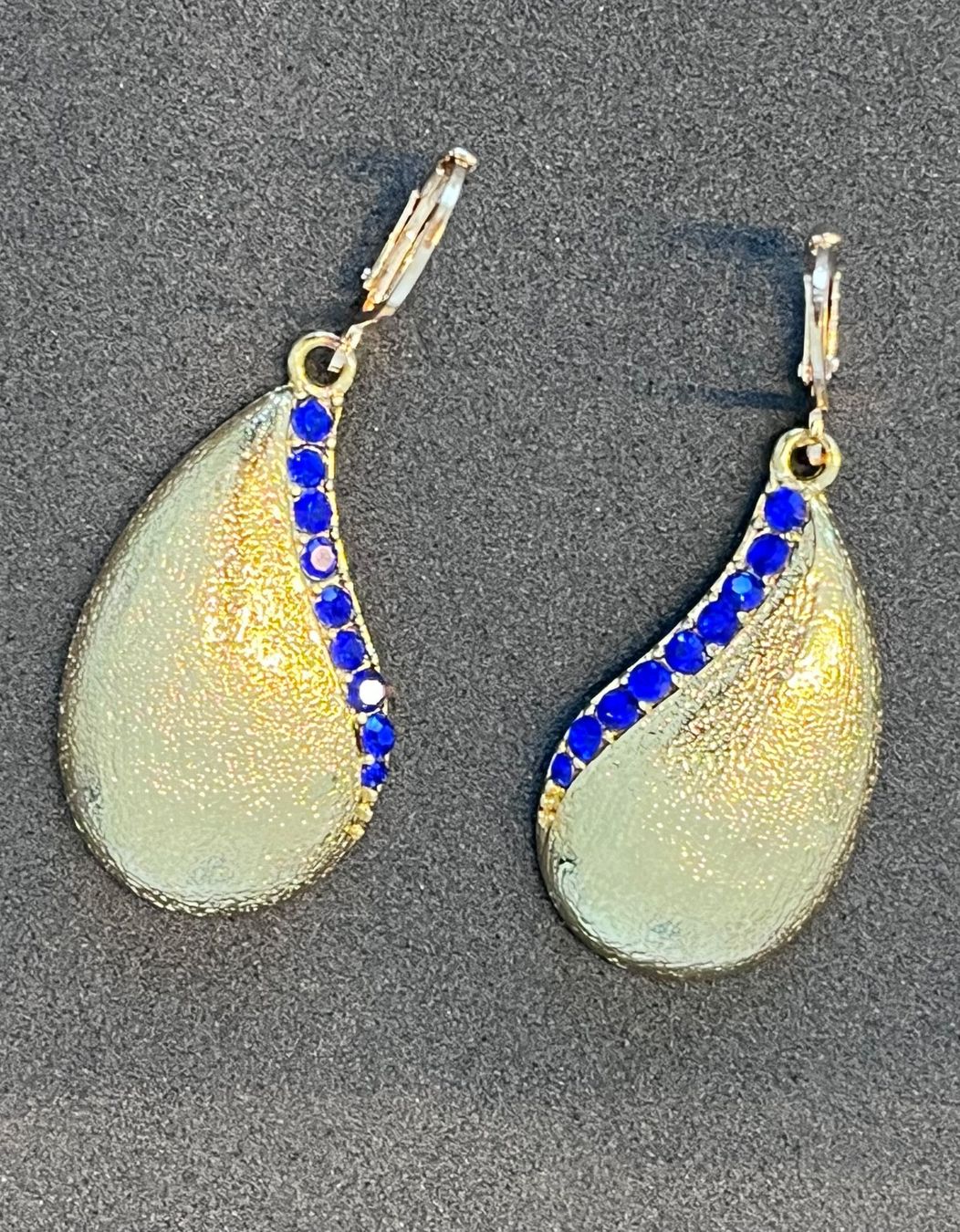 Boucles d'oreille: Ohrringe von MONET – D'occasion à Roggwil BE par KarotteV 2