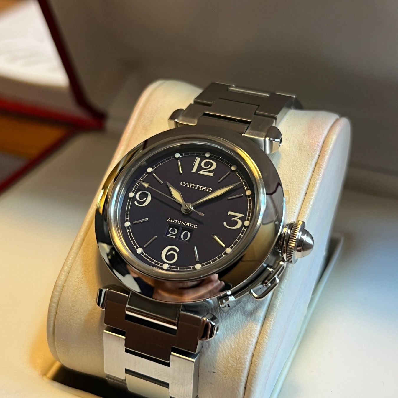 Cartier Uhren: Cartier Pasha C Big Date Automatic W31047M7 – Gebraucht aus Carouge GE von Watchaser 2
