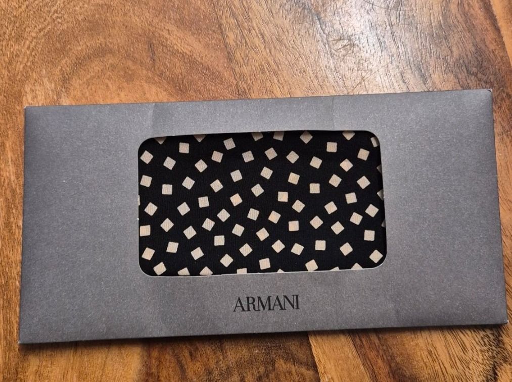 Altro in  Abbigliamento & Accessori: Armani Taschentuch 30x30 – Usato da Bern venduto da Isabelle20 1