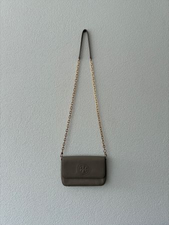 Tory Burch Umhängetasche Grau mit Goldkette - (21 x 15 cm)