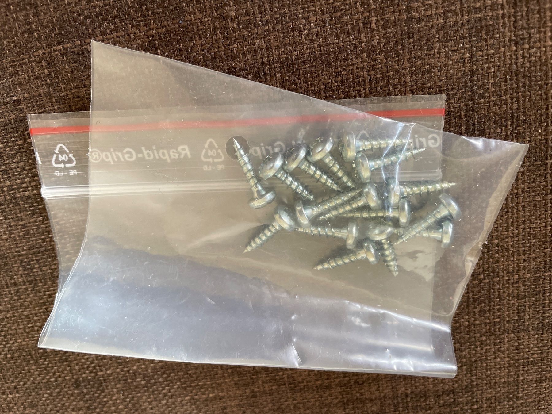 Sonstiges zum Lager & Transport: 4 er Set Möbel-Rädli NEU – Neu und originalverpackt aus Genève von Buens4 2