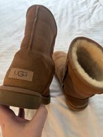 Bottines UGG classiques marron, taille 40 parfait état