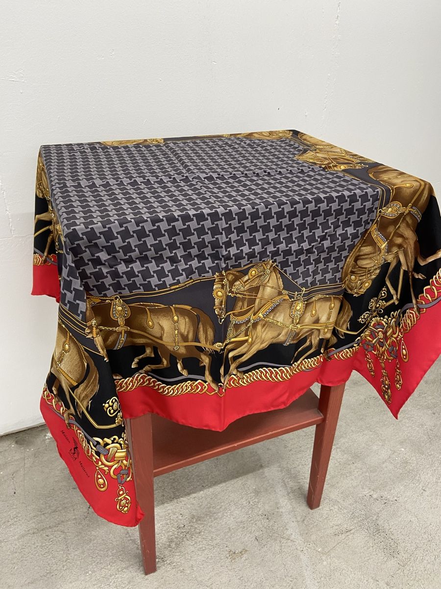 Maison Mollerus Foulard & Sciarpe: Maison Mollerus Seidentuch Pferde-Motiv – Usato da Dietikon venduto da brocki-eyra 1