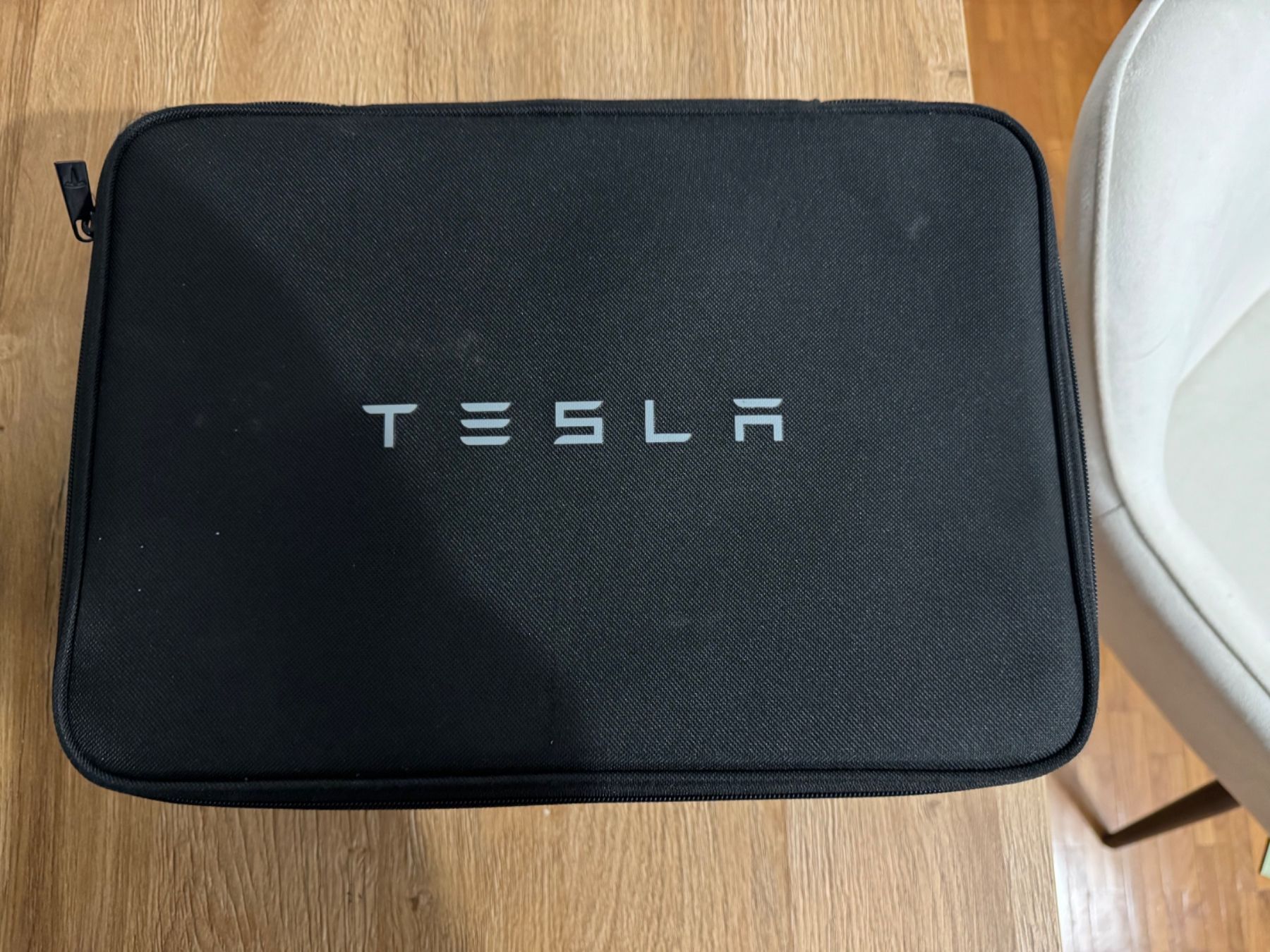 Ganci per rimorchio: Crochet d’attalage Tesla Model 3 – Usato da Epalinges venduto da K.86