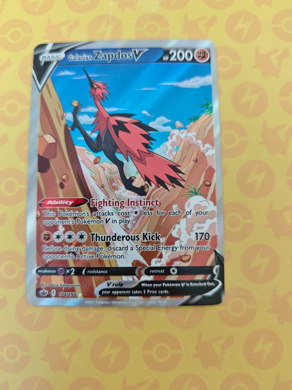 Pokémon Carte collezionabili: Galar Zapdos V 174 Pokemon Chilling Reign – Usato da Oberrohrdorf venduto da Benjamin_Lieber