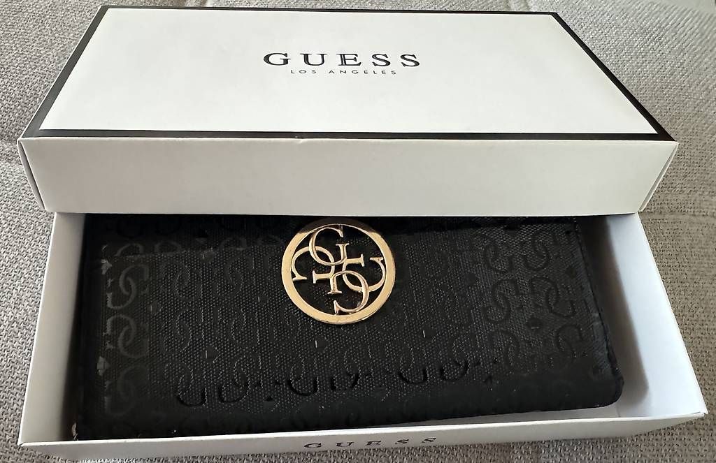 Portamonete: GUESS Portemonnaie – Usato da Lachen SZ venduto da Aysenur30