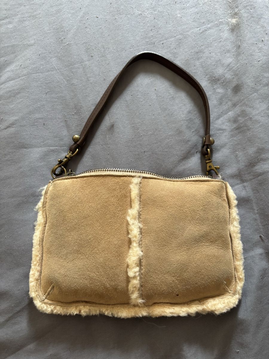Ugg Borse da donna: Petit poussette UGG – Usato da Saxon venduto da and_9qkg 2