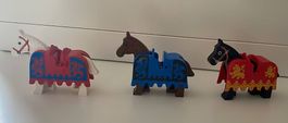 3x LEGO Ritter Pferde mit  Pferdedecke - Castle Lion Knights