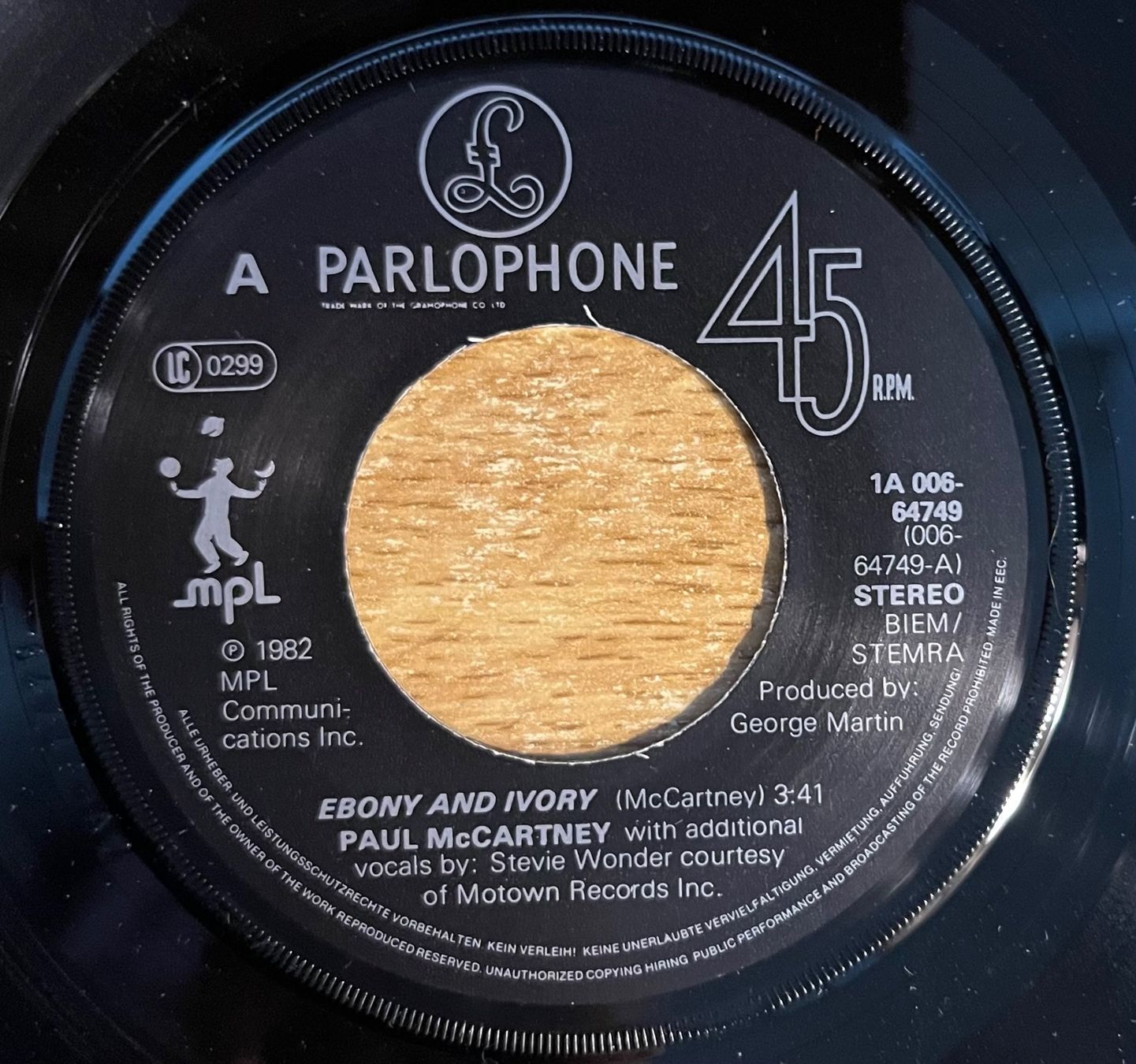 Dischi in vinile: PAUL McCARTNEY - EBONY AND IVORY – Usato da Bussigny venduto da vinyl-pas-cher 2