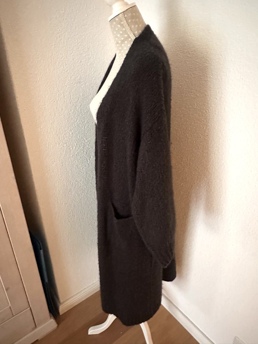 Vestes: Wunderschöne carcoal farbige Strickjacke – Neuf (Voir description) à Siebnen par tan_sn8j 1