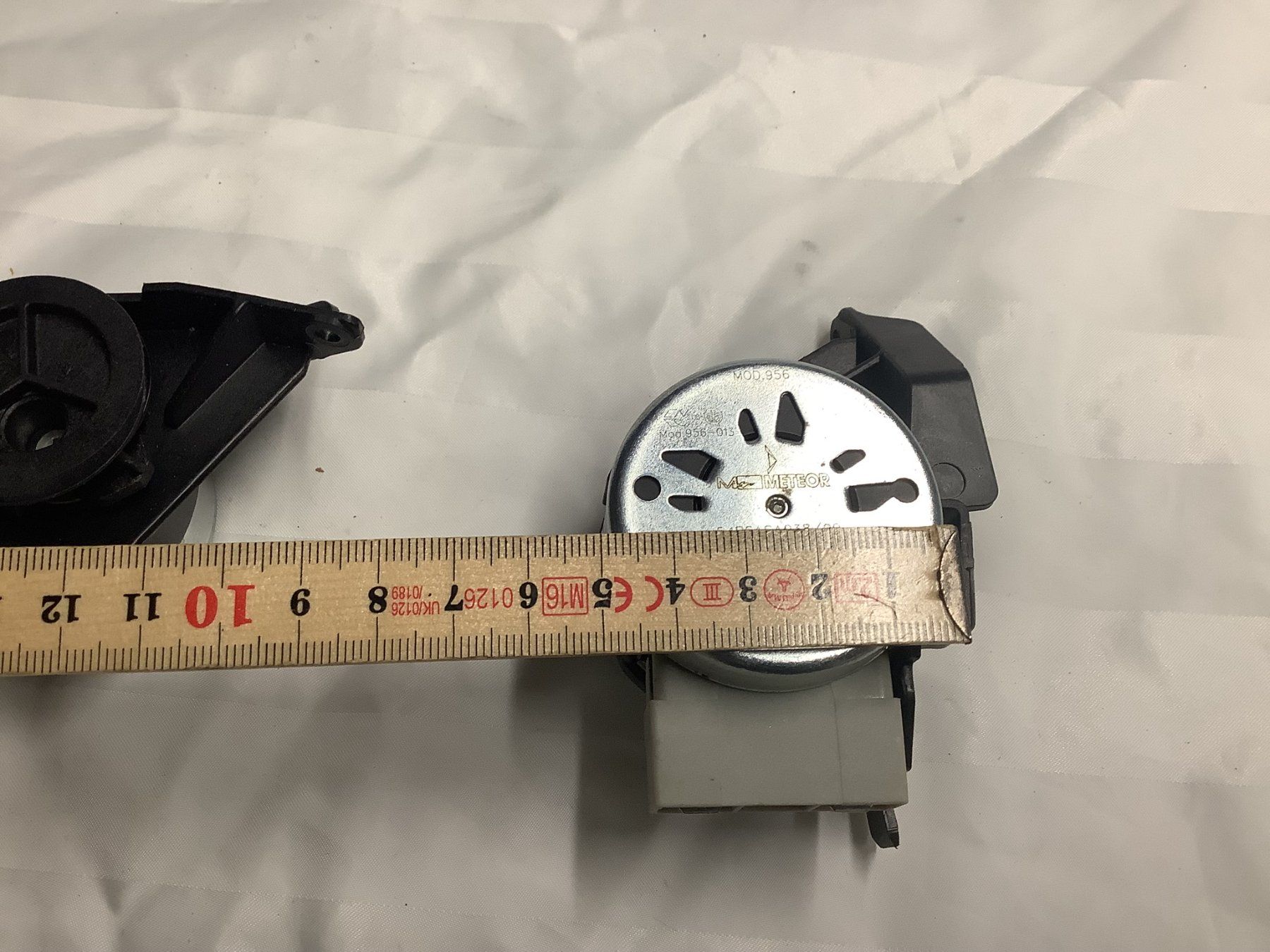 Moteurs: ELEKTROMOTOR MIT MIKRO SCHALTER – D'occasion à Glarus par Mdelphi 9