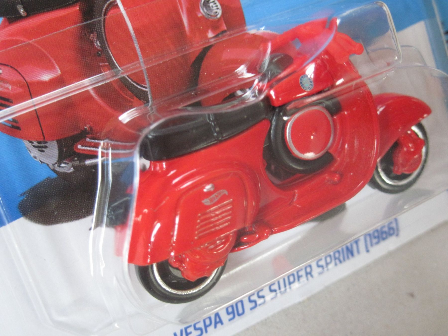 Hot Wheels Modellini d'auto: Vespa 90 SS – Nuovo e nell'imballaggio originale da Feuerthalen venduto da mam_5l7b 2