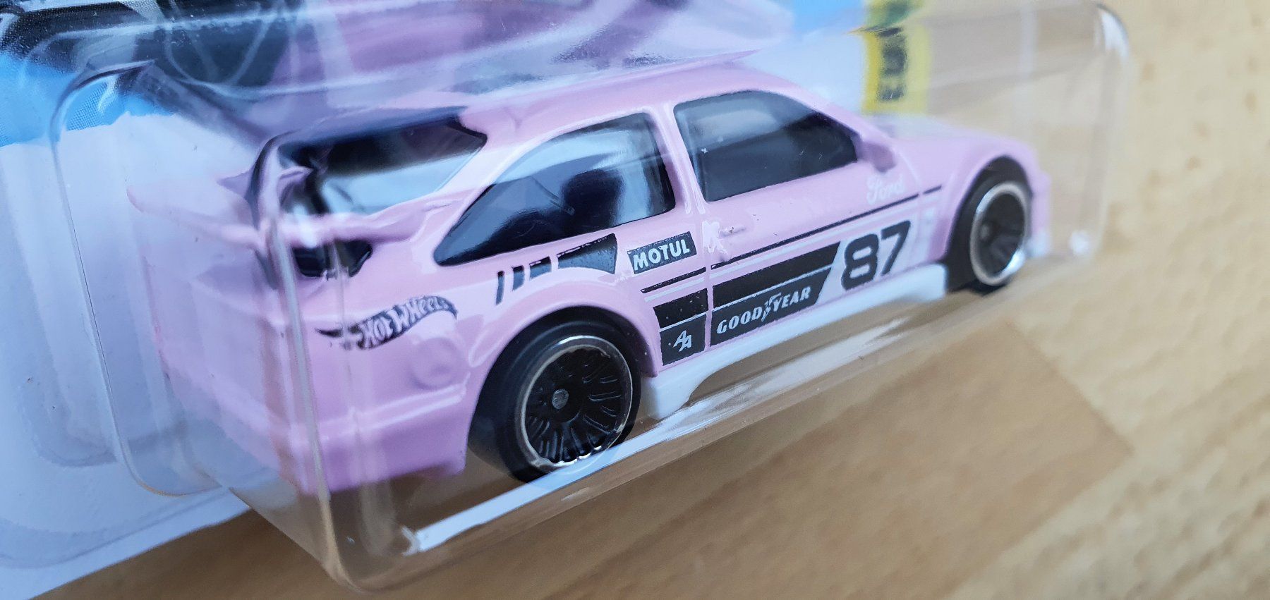 Hot Wheels Modellini d'auto: Hot Wheels 2026 E  '87 FORD SIERRA COSWORTH – Nuovo e nell'imballaggio originale da Horgen venduto da Wing27 3