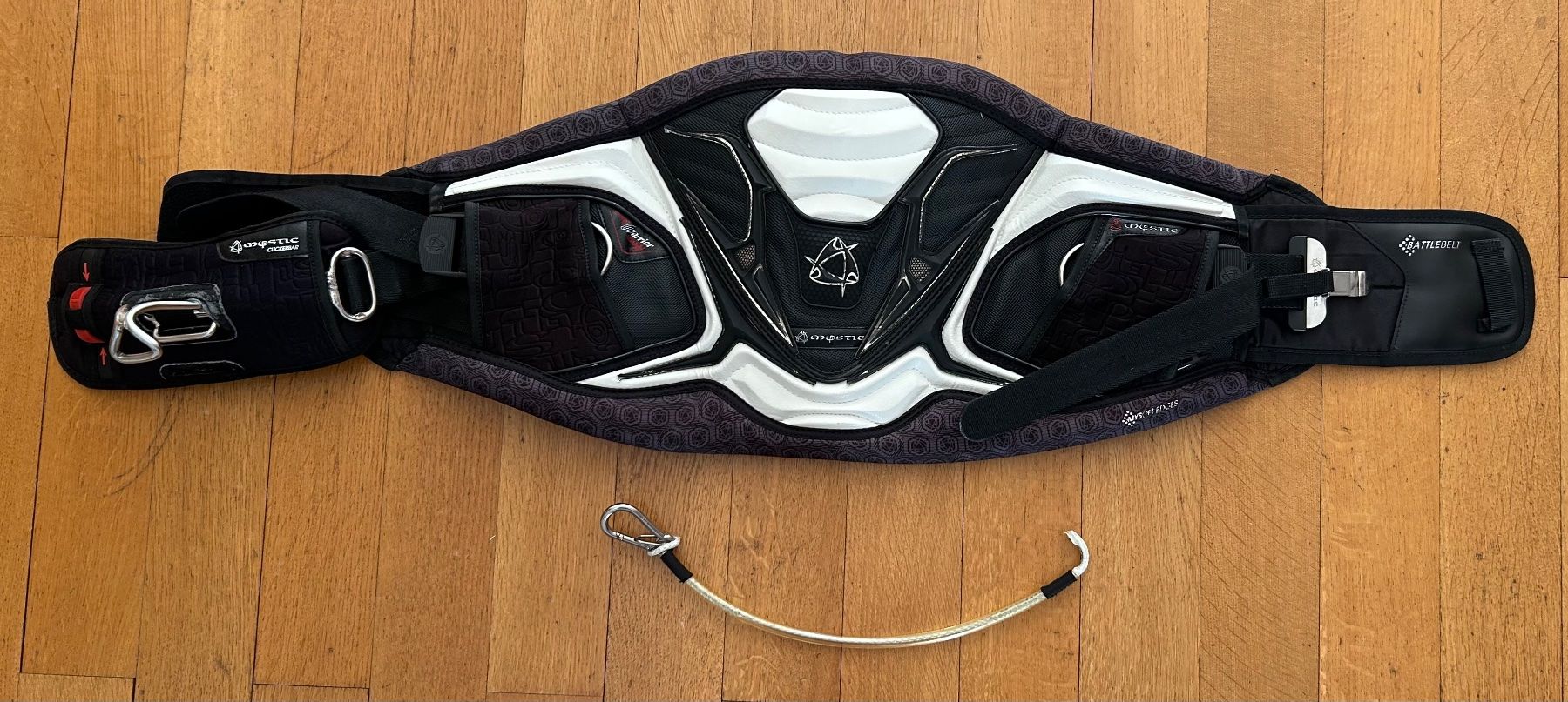 Mystic Sport dell'aria & Aquiloni: Mystic Kitesurf Trapez Grösse M gebraucht – Usato da Basel venduto da ssstern