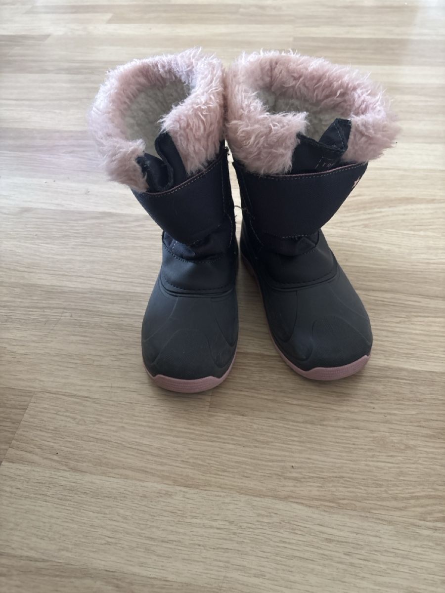 Schuhe für Mädchen: Bottes hivers  – Gebraucht aus La Chaux-de-Fonds von tuoro25
