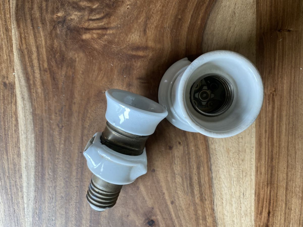 Lampade: Vintage Lampenfassung – Difettoso da Thörishaus venduto da luc_nsv9 2