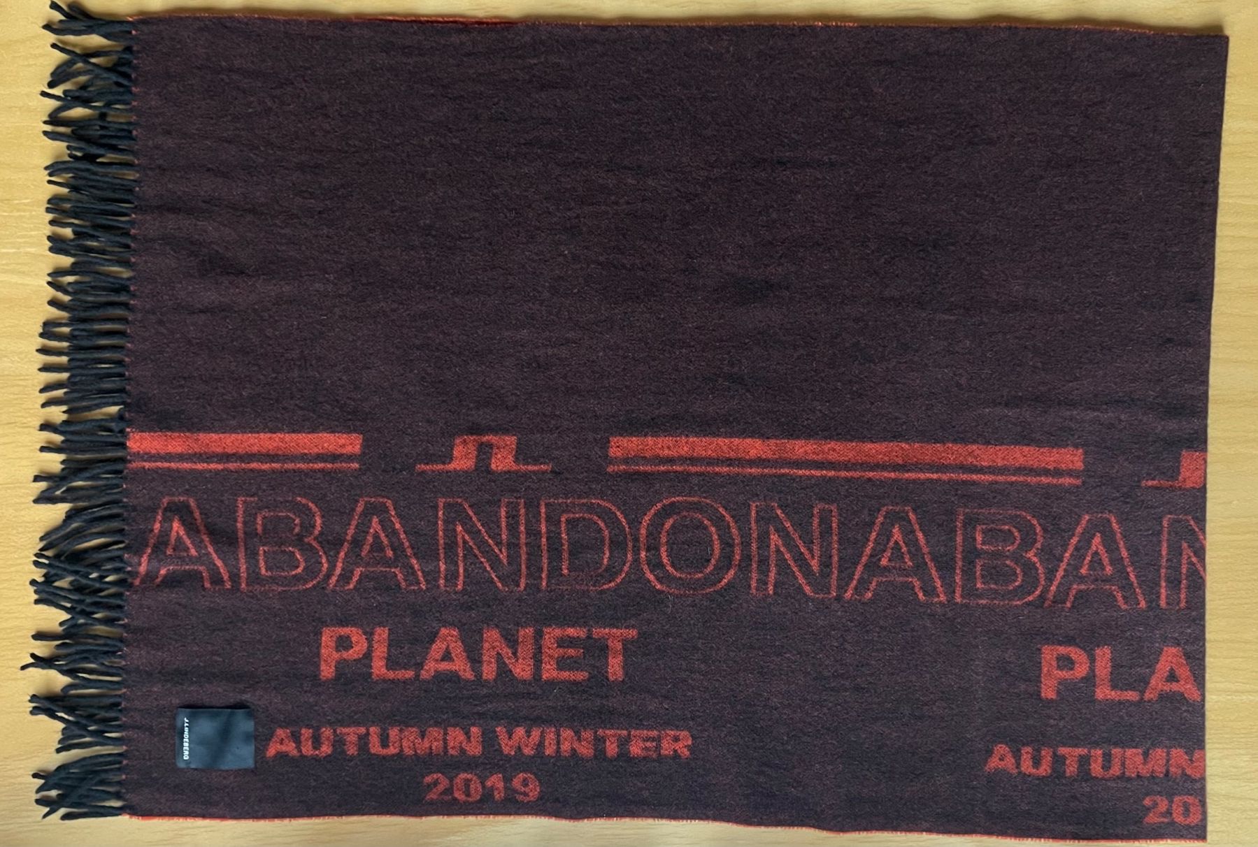 Foulard & Sciarpe: J Lindeberg 100% wool scarf – Usato da Zürich venduto da hol_bc6v 4