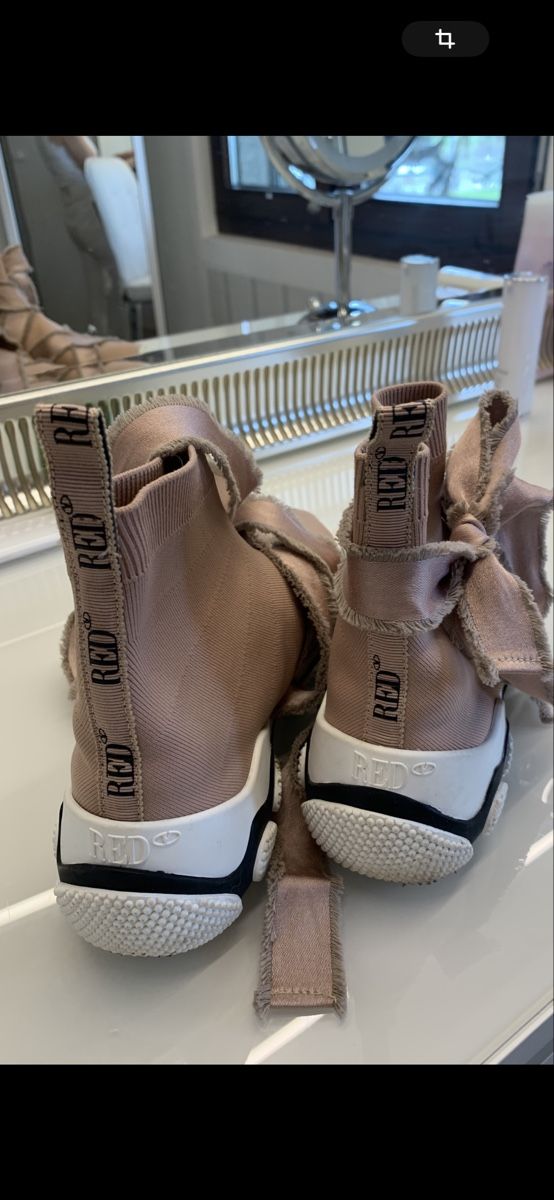 Chaussures femmes: Valentino Red – D'occasion à Rudolfstetten par Laramalna 1