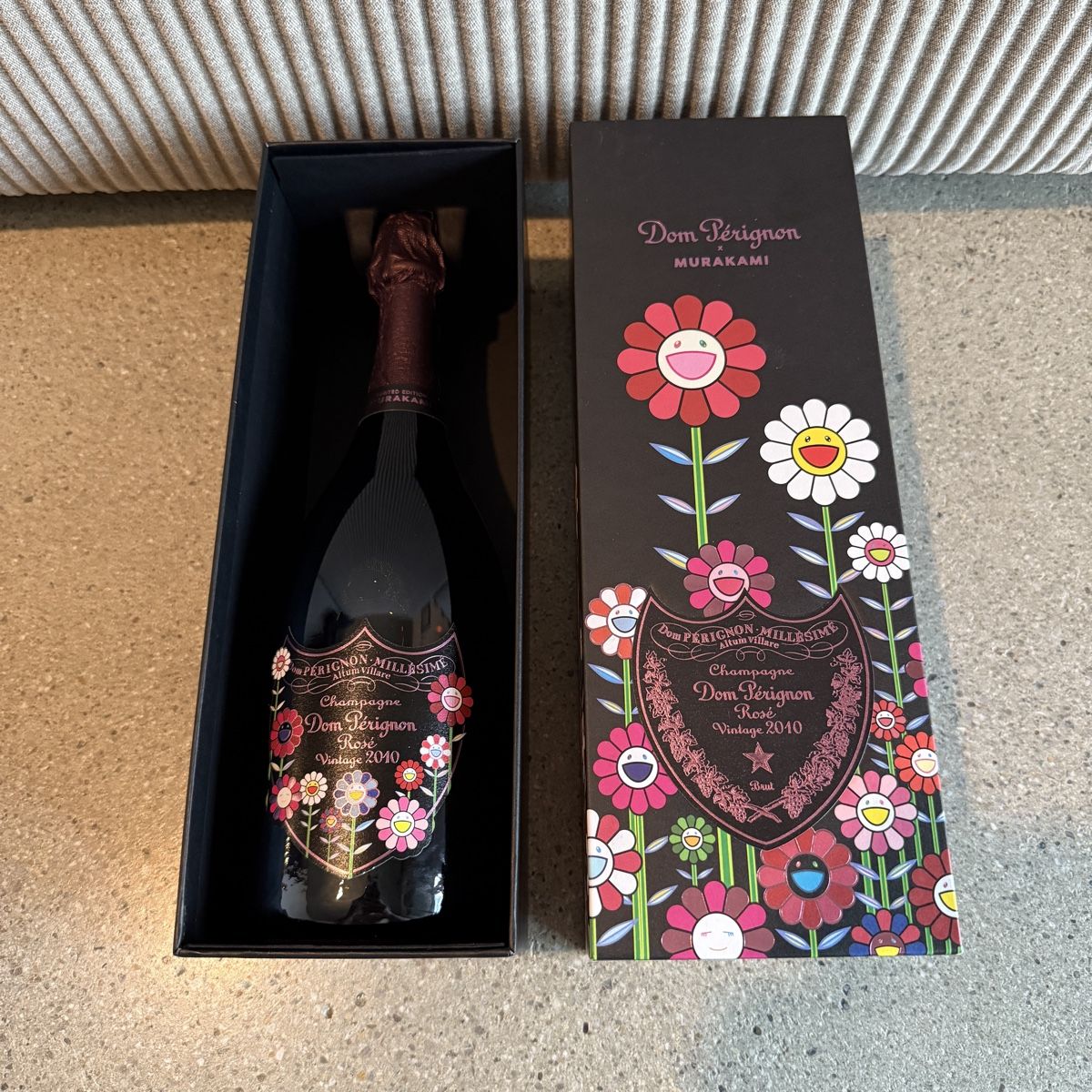 Vino: Dom Perignon Limited Edition Murakami Rose 2010 – Nuovo e nell'imballaggio originale da Dübendorf venduto da snk777 1