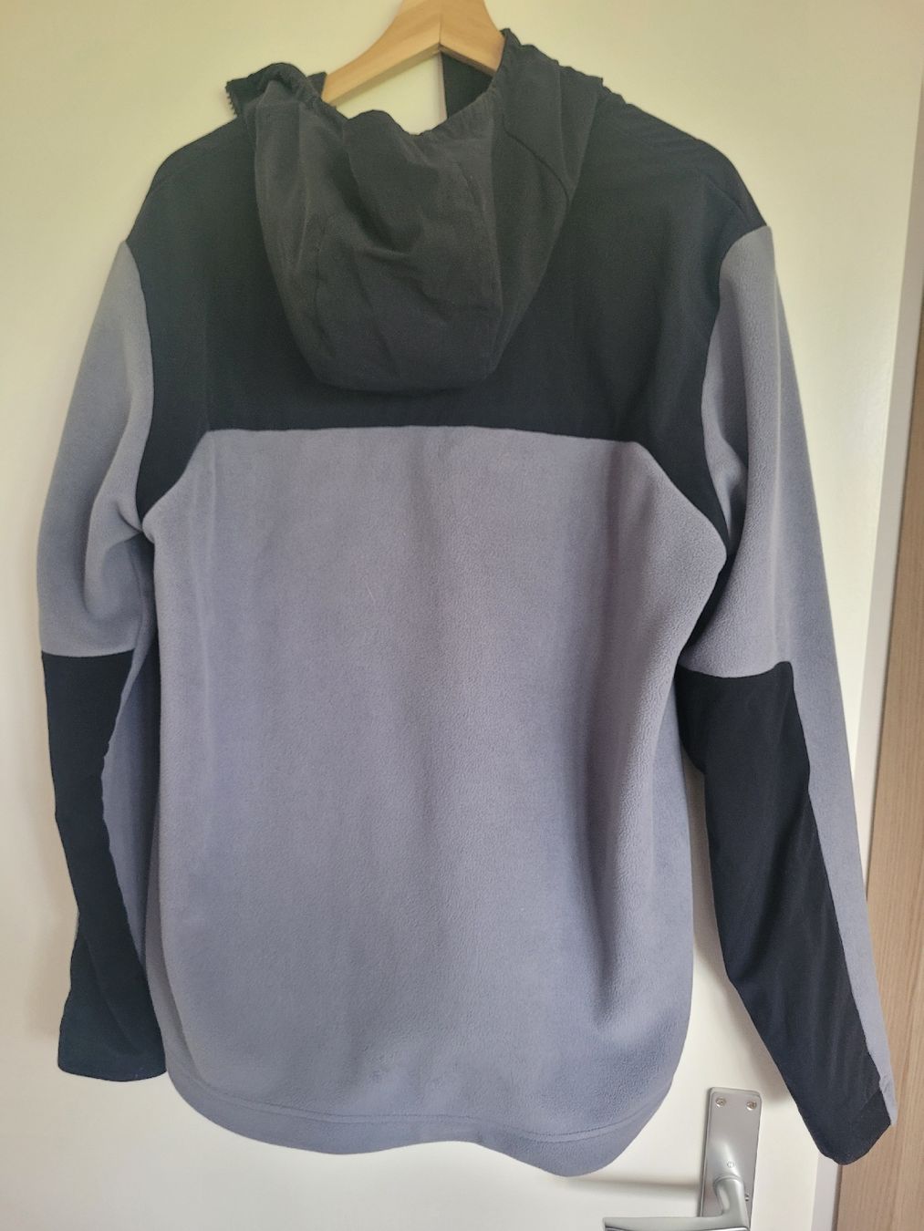Pulls & Sweat-shirts: Pull Quechua taille M – D'occasion à Thônex par Jankhee 1