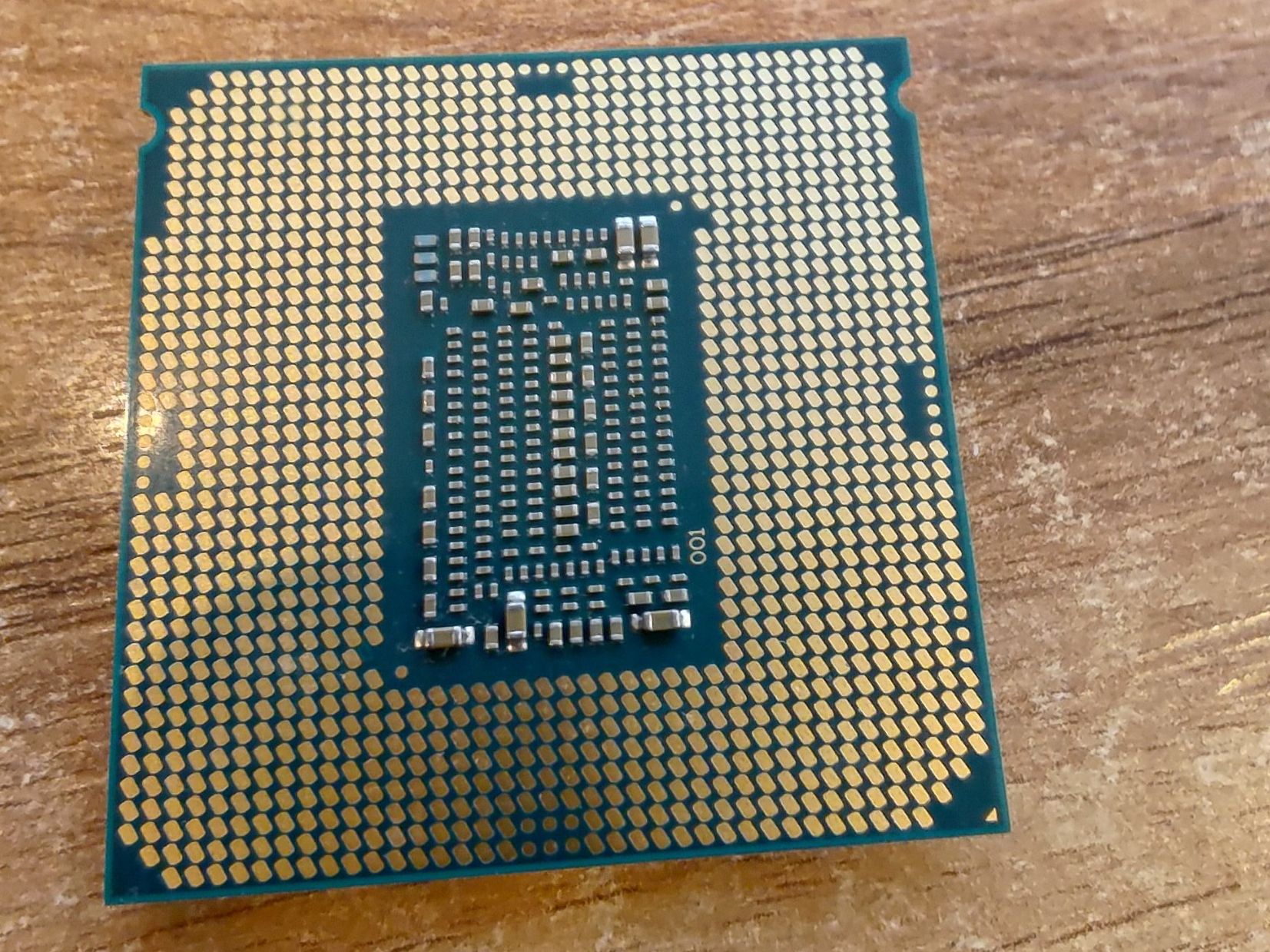 Intel Componenti elettronici: Xeon E-2236 6 Kerne  3.40 GHz Cache: 12 MB – Usato da Zürich venduto da Drwatson 1
