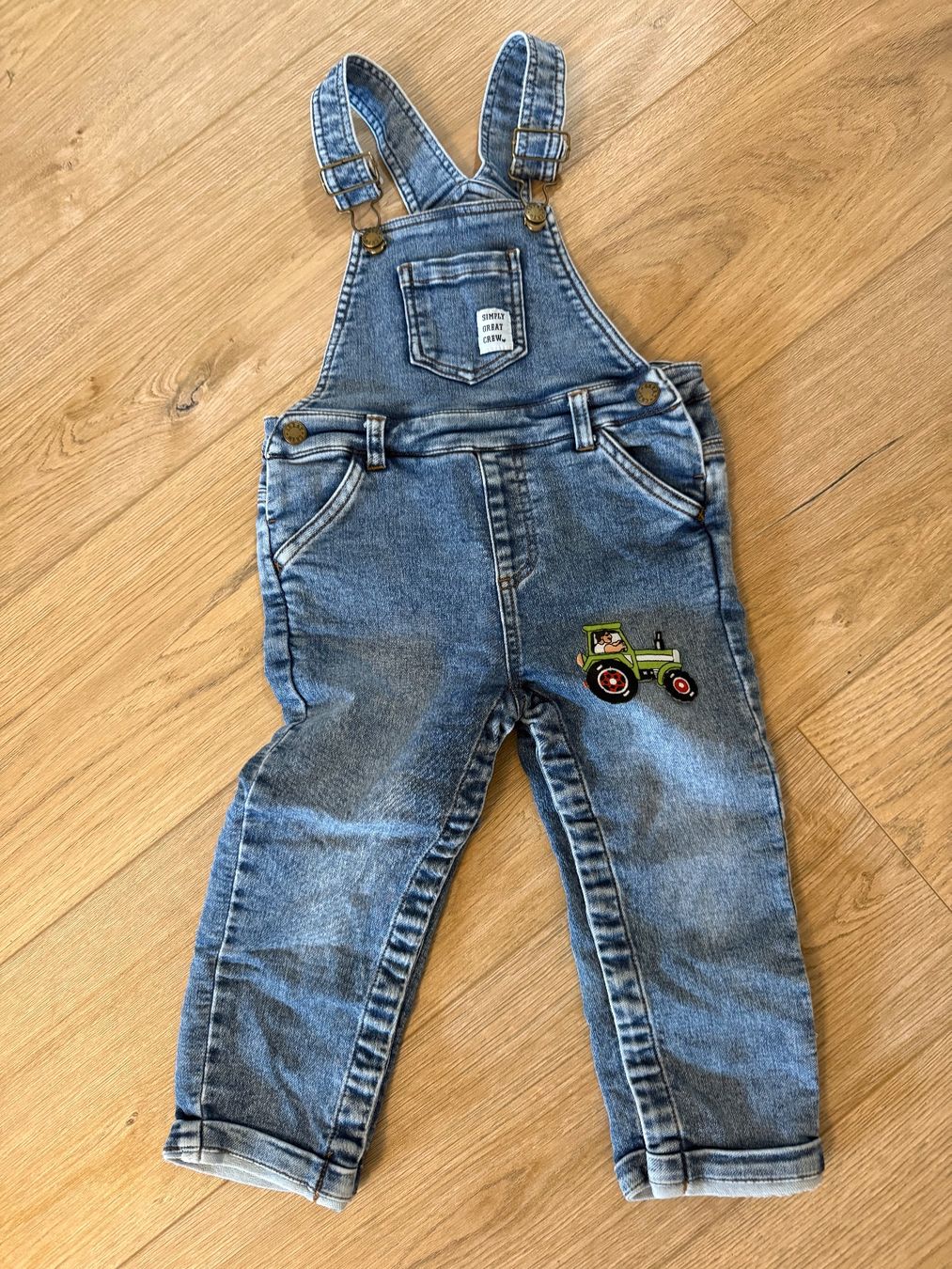 Pantaloni: Kinder Latzhose Grösse 92 / 98 – Usato da Ebikon venduto da Dorfschmid